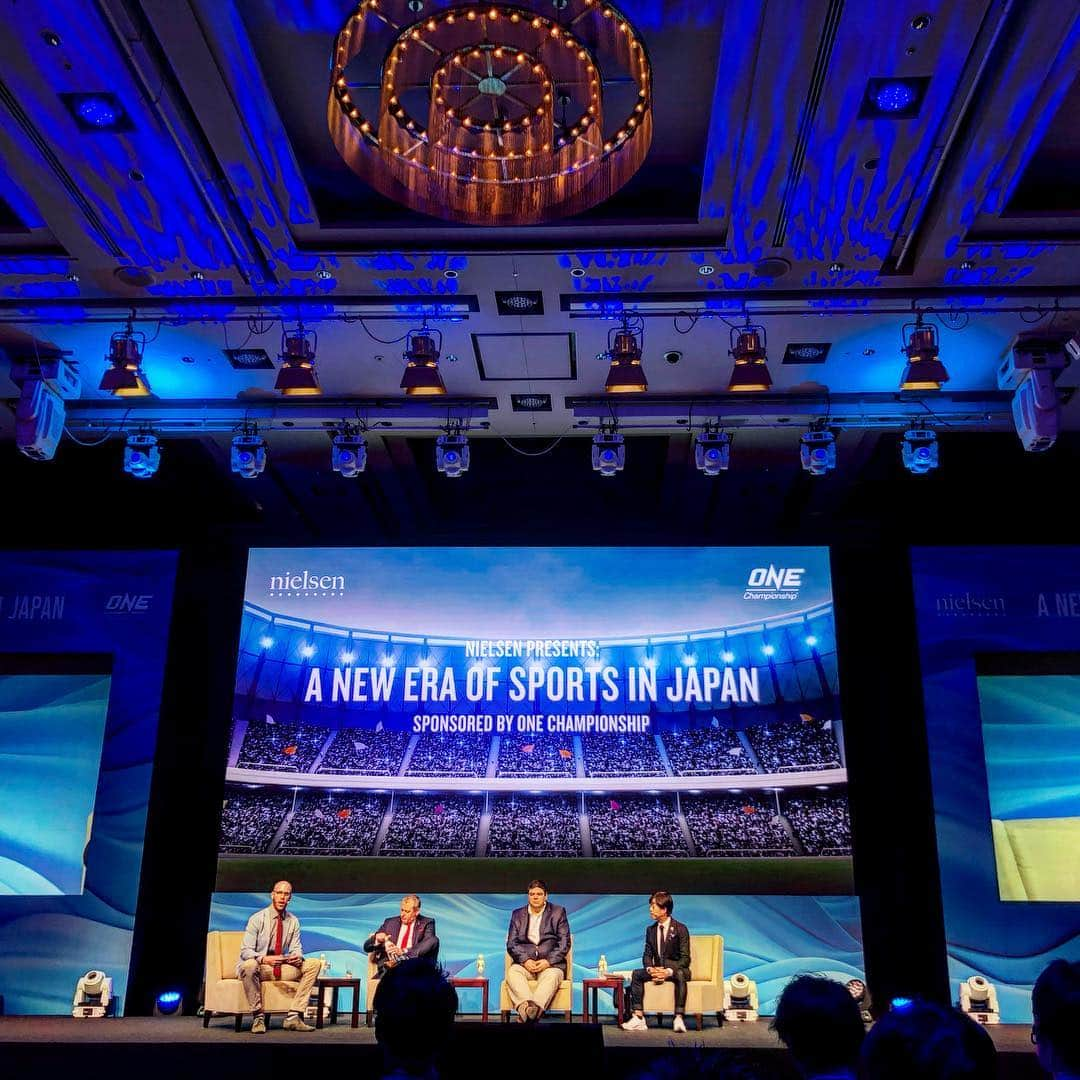 君島良夫さんのインスタグラム写真 - (君島良夫Instagram)「A New Era of Sports in Japan Nielsen x ONE Championship Sports Conference  スポーツ界の錚々たるメンバーが集結したこのカンファレンス。ここに参加できたことがとても光栄です。 でもここにラグビー関係者が登壇しなかったのは残念だったな。。 #OneChampionship #スポーツ #新時代 @onechampionship」3月29日 21時17分 - yosh_10