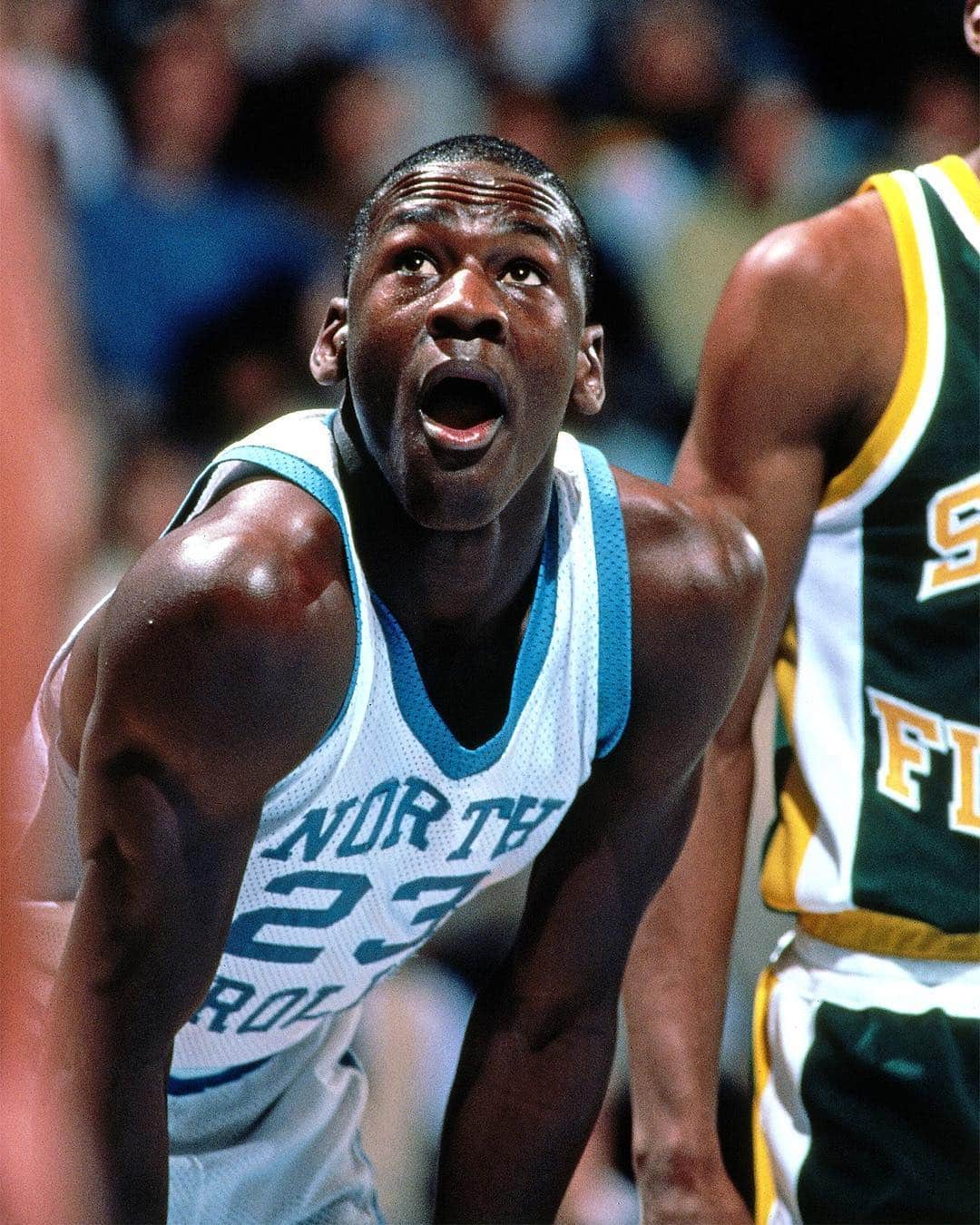 GQさんのインスタグラム写真 - (GQInstagram)「#YourMorningShot, Michael Jordan: "I always wanted to be the weather man. Don't laugh. But that's what I really wanted to do. So if I wasn't playing basketball or baseball, I was going to tell you what the weather was going to be like tomorrow." #michaeljordan #marchmadness」3月29日 21時35分 - gq