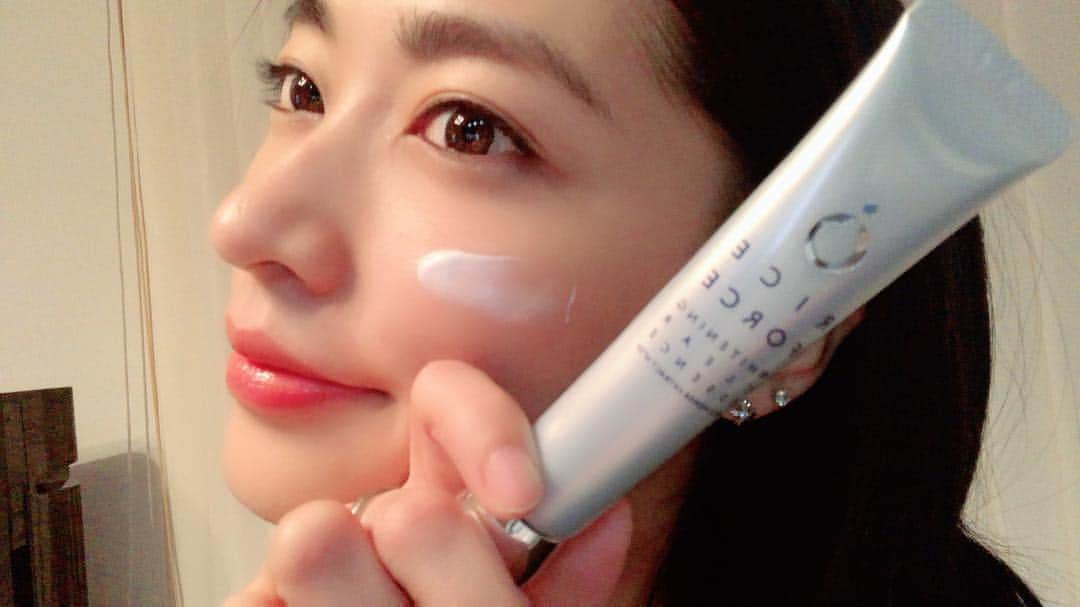 久保杏奈さんのインスタグラム写真 - (久保杏奈Instagram)「RICE FORCE 💙 * * #ライスフォース #ホワイトニングクリアエッセンス #薬用美白美容液 #メラニン#そばかす#防止#美肌#美白#beauty#model#frontanna @riceforce @front_model_agency」3月29日 21時43分 - ___iam_anna___