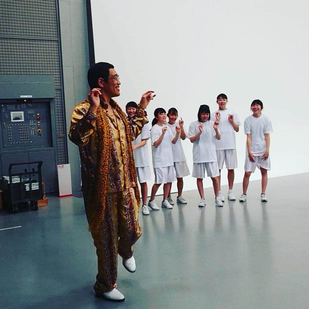 ピコ太郎さんのインスタグラム写真 - (ピコ太郎Instagram)「With Mie High School Dance club! New movie!! #PPAP  #pikotaro #dance」3月29日 21時44分 - pikotaro_ppap_official