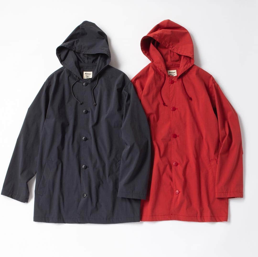Jackmanさんのインスタグラム写真 - (JackmanInstagram)「S/S 2019「NEW ARRIVAL」﻿﻿﻿﻿ "HOODED COACH JACKET"﻿﻿﻿﻿ ﻿﻿﻿﻿ Off Black and Faded Red / ￥18,000＋Tax﻿﻿﻿﻿ ﻿ #jackman_official #factorybrand #madeinjapan #madeinfukui #japanesefabric #ss2019 #newarrival #jm8920 #hoodedjacket #unevendyeing」3月29日 21時55分 - jackman_official