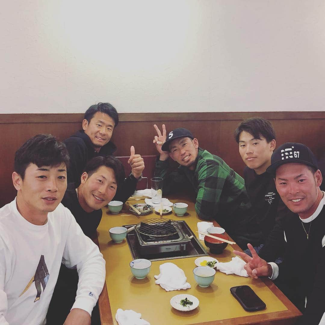 藤井淳志さんのインスタグラム写真 - (藤井淳志Instagram)「外野手会！！！ 色々思うところはあるけど、やるしかないんや！！！ #藤井淳志#中日ドラゴンズ#外野手会#熊本#馬肉美味い#松井佑介#なぜか#松井雅人#友永翔太#近藤弘基#伊藤康介」3月29日 21時51分 - atsushi.fj4