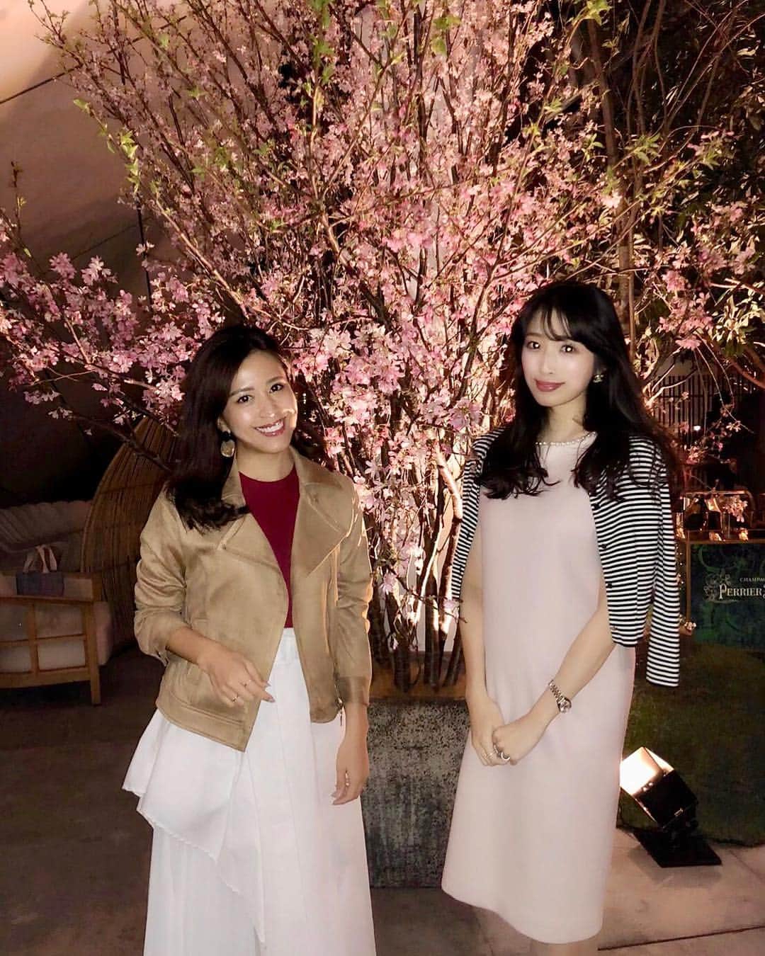 黒田麻理耶さんのインスタグラム写真 - (黒田麻理耶Instagram)「. 夜景と桜を観ながらディナー🍽🌸 . アンダーズ東京52階のルーフトップバーにて 4月14日まで開催中の「Sakura dinner」に お招きいただき参加してきました👩‍❤️‍👩 . 素晴らしいロケーションでのコースディナー、 夜景も桜も同時に見られて満足でしかない😆❤️ . 特別な時間を過ごさせていただきました☺️ . #andaztokyo  #アンダーズ東京  #さくらガーデン #sakuragarden  #虎ノ門ヒルズ  #虎ノ門 #夜桜  #ルーフトップバー  #夜景  #nightview」3月29日 21時58分 - mariya_kuroda