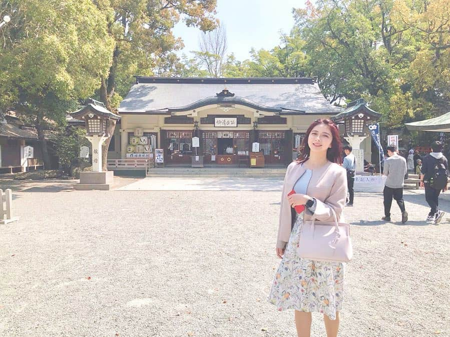 綾瀬麗奈さんのインスタグラム写真 - (綾瀬麗奈Instagram)「⛩🌸 . . 「御朱印集め」はじめました☺️🌸 ほんっとに今更ながらなんだけど、 何年も前から始めようとは思ってたんだけど、 やっとデビューです🐰💐 歴史を学びつつも、 引きこもりがちなので外に出るキッカケになれば と思いまして☺️✨ 2枚目が謎すぎて← . . . #熊本城 #加藤神社 #加藤清正公 #熊本観光 #熊本旅行 . #御朱印 #御朱印帳 #御朱印デビュー #御朱印帳デビュー #御朱印集め #御朱印の旅 #御朱印スタグラム #御朱印部 #御朱印女子 #綾瀬麗奈の御朱印集め . #綾瀬麗奈 #アイドル #dela #役者 #名古屋 #nagoya #名古屋観光文化交流特命大使 #トレーニング女子 #筋トレ女子 #御朱印ガール #りんご飴 #ハムスターのいる生活 #tiktok #tiktokjapan #ティックトッカー」3月29日 21時58分 - ayasereina