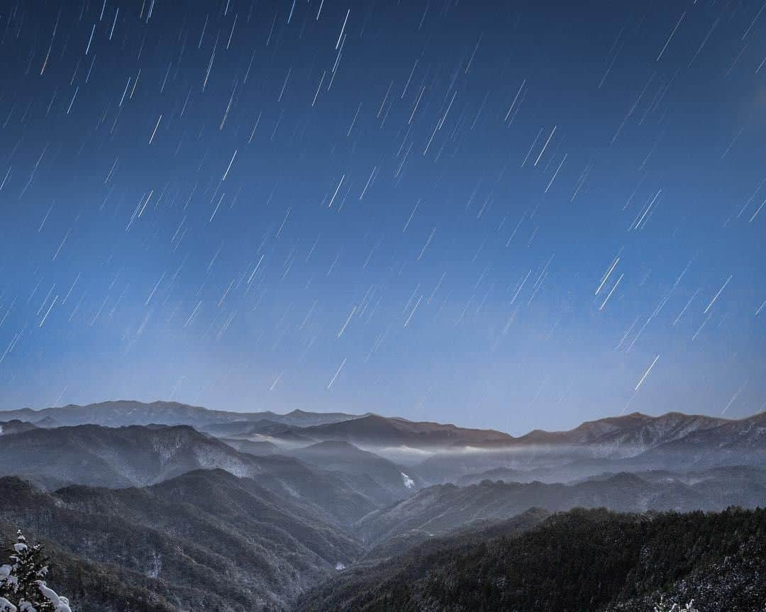 Canon Asiaさんのインスタグラム写真 - (Canon AsiaInstagram)「“It is only after waiting in this cold -7°C snow for five hours that I finally managed to catch a glimpse of the sun rise.” 🌨️. 📷 Image by @satoshi_m194 shot using the Canon EOS Kiss X7 | Canon EF-S10-18mm F/4.5-5.6 IS STM | ISO 100 | 1/20s | f/11 | 12mm.  Want your photos to be featured too? Tag them with #canonasia or submit them on My Canon Story, link in bio!  #canonasia #photography #landscapephotography #igjp #landscape #travelphotography #travel #japan」3月29日 13時05分 - canonasia