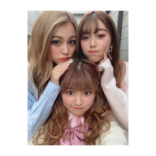 土屋怜菜（れいぽよ）さんのインスタグラム写真 - (土屋怜菜（れいぽよ）Instagram)「三姉妹。﻿ ﻿ 今じゃあPopteenの中で1番上の先輩かな〜﻿ ﻿ オープニングの時、初めて3人で﻿ ステージでれてめちゃくちゃ嬉しかったね☺︎﻿ ﻿ ﻿ それぞれキャラ違うし一緒にいていつも﻿ 本当に面白いし楽しいよ！﻿ ﻿ もっと皆でPopteenを史上最強に﻿ 盛り上げていこう💪❤️支えよう。﻿ ﻿ 皆についてきてもらえるように頑張ろね！﻿ ﻿ Popteenも三姉妹も本当にだいすき💗﻿ #Popteen #全力祭 #三姉妹」3月29日 13時15分 - reipoyo_0411
