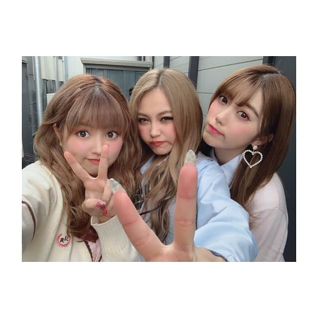 土屋怜菜（れいぽよ）さんのインスタグラム写真 - (土屋怜菜（れいぽよ）Instagram)「三姉妹。﻿ ﻿ 今じゃあPopteenの中で1番上の先輩かな〜﻿ ﻿ オープニングの時、初めて3人で﻿ ステージでれてめちゃくちゃ嬉しかったね☺︎﻿ ﻿ ﻿ それぞれキャラ違うし一緒にいていつも﻿ 本当に面白いし楽しいよ！﻿ ﻿ もっと皆でPopteenを史上最強に﻿ 盛り上げていこう💪❤️支えよう。﻿ ﻿ 皆についてきてもらえるように頑張ろね！﻿ ﻿ Popteenも三姉妹も本当にだいすき💗﻿ #Popteen #全力祭 #三姉妹」3月29日 13時15分 - reipoyo_0411