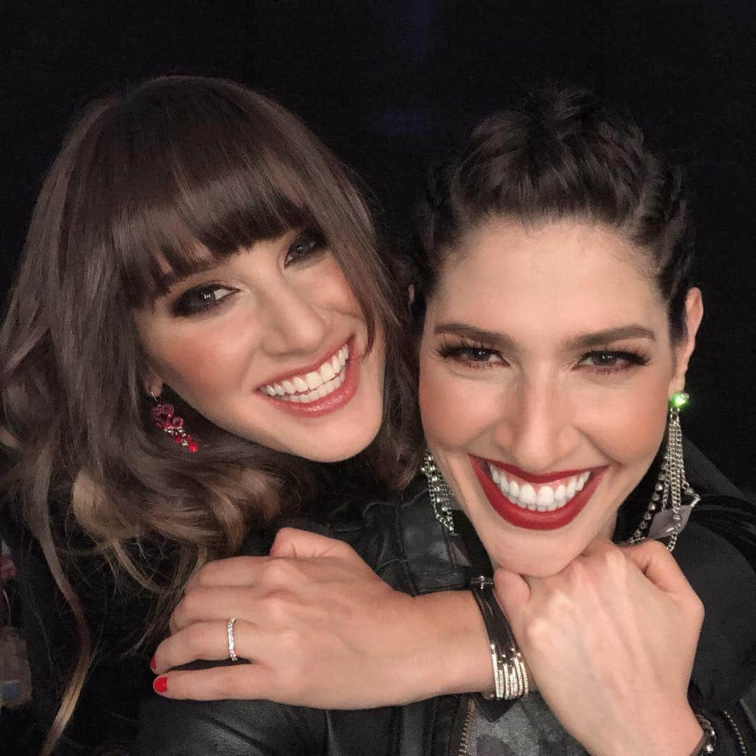 Ha-Ashさんのインスタグラム写真 - (Ha-AshInstagram)「#SelfieFun!! 🤗🤳🏻👯‍♀️」3月29日 13時16分 - haashoficial