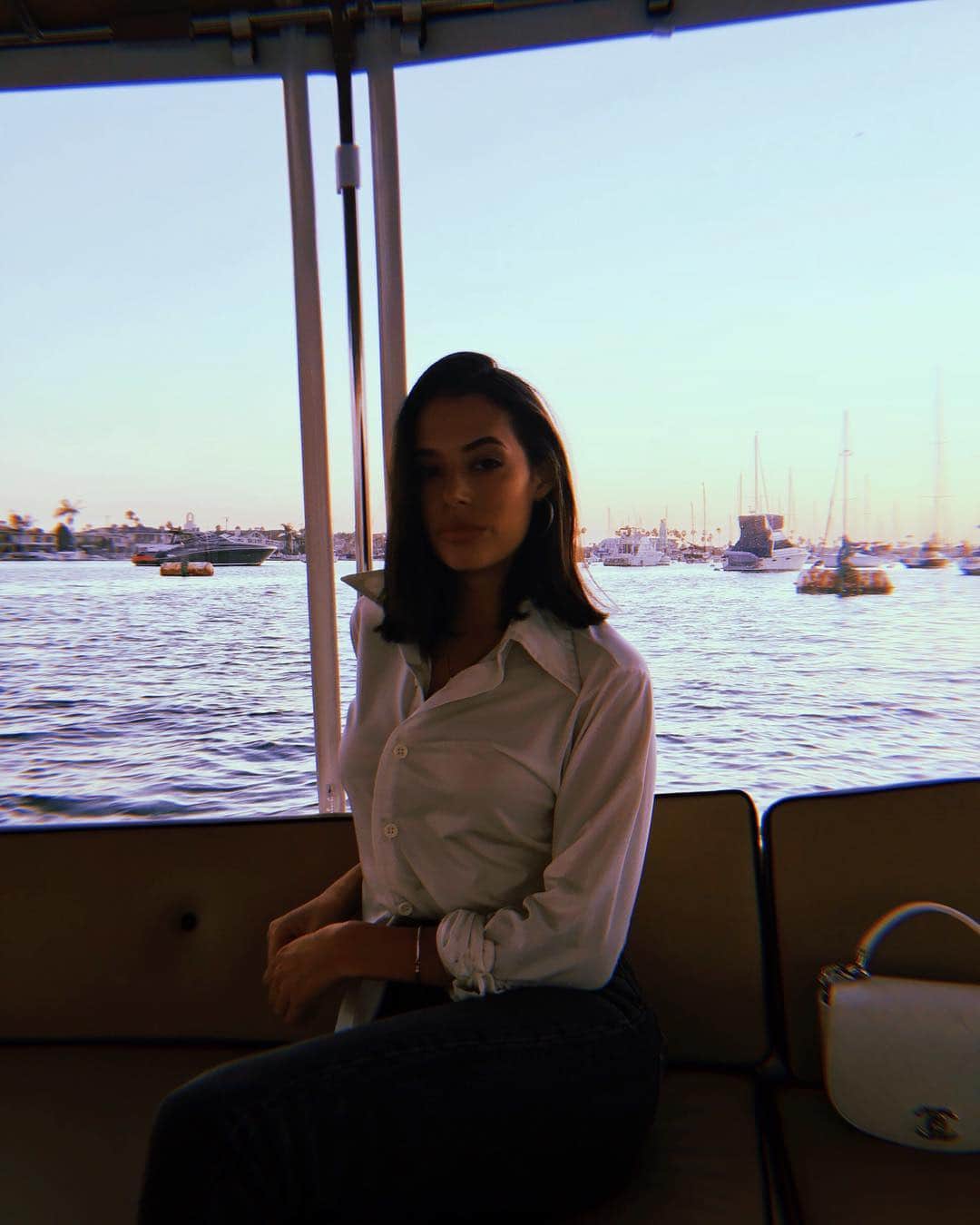 クロエ・ブリッジスのインスタグラム：「Home sweet home」