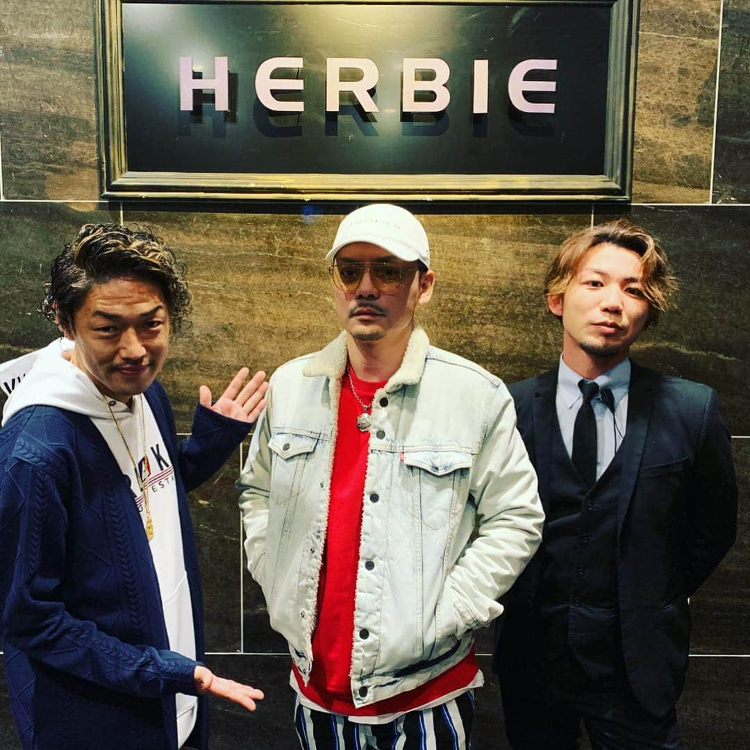 SPICY CHOCOLATEさんのインスタグラム写真 - (SPICY CHOCOLATEInstagram)「✴︎ ULTIMATE SOUND HERBIE BirthDay Bash in 広島 . 楽しみすぎて、 ホテルに戻ったのが AM6:30...🌅 . たくさんの 元氣と祝福を 貰えた広島arigato♪ . やっぱり音楽と笑顔は、 心のビタミン剤ですな💊 . 良い音楽や 良き仲間との出会いは、 御縁があっての巡り合い🌟 . #SPICYCHOCOLATE を愛してくれてる皆んなが 良縁に恵まれますように🙏🏻 . #一つひとつが #偶然であり必然である #目には見えない #運命的な結びつき #良い音楽 #良い仲間 #巡り会い #良縁 #縁結び」3月29日 13時23分 - spicy_chocolate23