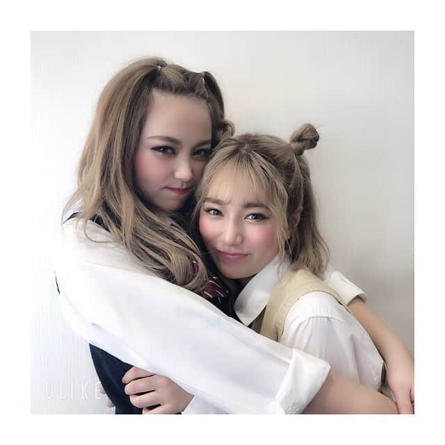 土屋怜菜（れいぽよ）さんのインスタグラム写真 - (土屋怜菜（れいぽよ）Instagram)「本当に妹みたいに可愛いばび。﻿ ﻿ いつもぽよさーんって言って﻿ 駆け寄ってきてくれてありがとうね☺︎ #Popteen #全力祭」3月29日 13時46分 - reipoyo_0411