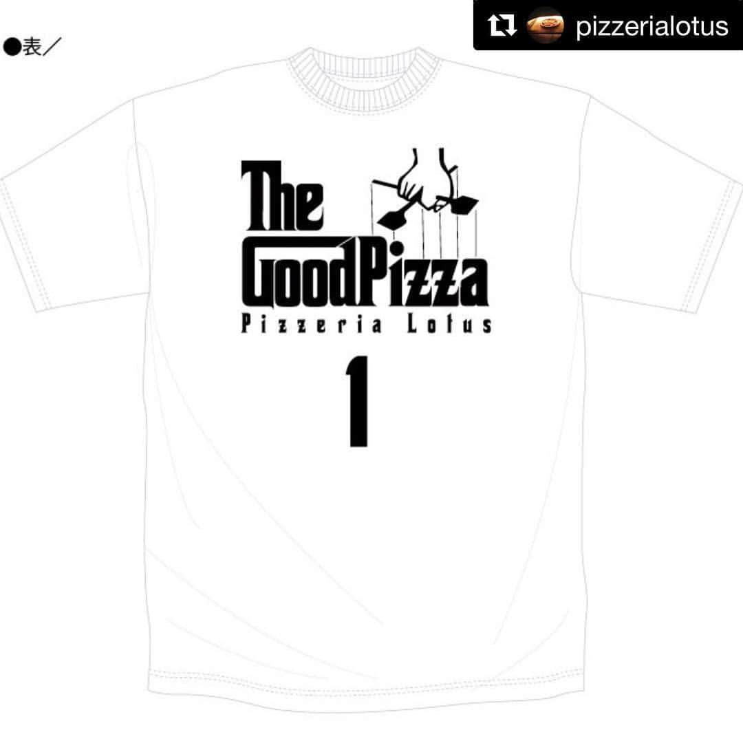 赤星拓さんのインスタグラム写真 - (赤星拓Instagram)「@pizzerialotus  東京へ移転致します。 長きに渡りお世話になった皆様へLotus &赤星拓からささやかなプレゼントと震災復興支援のご協力のお願いを合わせてお知らせ致します。 #ピザを食べに来てくれた方にオリジナル缶バッジをプレゼント #詳細はpizzerialotusのInstagramもしくはfacebookでご確認ください 問い合わせは @pizzerialotus へお願いします #赤星拓  #Repost @pizzerialotus with @get_repost ・・・ Pizzeria Lotus と 赤星拓氏 からのお知らせ  この度 5月6日を持って 閉店する  Pizzeria Lotusですが、最後のイベントとしまして…赤星拓氏感謝祭を企画致します‼️ 2017-2018シーズンを最後に現役生活を終えた 赤星 拓氏 7年間ありがとうございました😊 現役生活 お疲れ様でした😊 福岡ありがとう 鳥栖サポありがとう 感謝の意を込めて 今 赤星くんが力を入れて頑張っている チャリティー活動を応援させてもらう事になりました。 ダブルネームで Tシャツと缶バッジを作って 売り上げの一部を災害被災地に寄付する 活動を 5/1〜5/6迄 Pizzeria Lotus の店舗で行います。  なおティーシャツは 受注発注になりますのでご予約受付開始…4月3日〜12日までに注文して頂き、イベント期間中の引き取りとなります‼️ 缶バッジはロータスでお食事をして頂いたお客様のみ販売させて頂きます。 数に限りがあります 無くなり次第終了とさせていただきます。 缶バッジは100個 赤星拓からLotusと赤星をご好意にしてくださった皆様へ感謝の気持ちを込めてチャリティーキャペーン期間中ピザを食べにきてくれたお客様に対して、ピザ一枚につき１枚プレゼント。  缶バッジは個数限定の為ピザを食べてくれた方のみ購入希望者は１枚400円にて販売可。 購入枚数は自由。1人での買い占めはご遠慮ください。笑 缶バッジは無くなり次第終了。  ティーシャツ サイズ XS S M L ¥3000円 税込 ティーシャツの発注は ロータスのフェイスブックのメッセンジャー 又はロータスのインスタグラムのダイレクトメールでお願いします。ご希望の方サイズ  氏名 電話番号 必須 データは引き渡しの際に削除します。 電話予約は受け付けません。  缶バッジ ¥400円 税込  赤星拓からメッセージ 私（赤星拓）も個人的にチャリティーキャペーン期間中にご協力への感謝の気持ちとして、Lotusの店頭に立たせて頂く予定。日程調整中。  長きに渡りLotusと赤星拓を愛して下さりありがとうございました。 皆様への感謝の気持ちと共に、東北、熊本をはじめとする被災地への支援にご協力をよろしくお願い申し上げます。 今回の売上げの一部を復興支援として寄付させて頂きます。 赤星拓」3月29日 13時40分 - akahoshi.taku_1