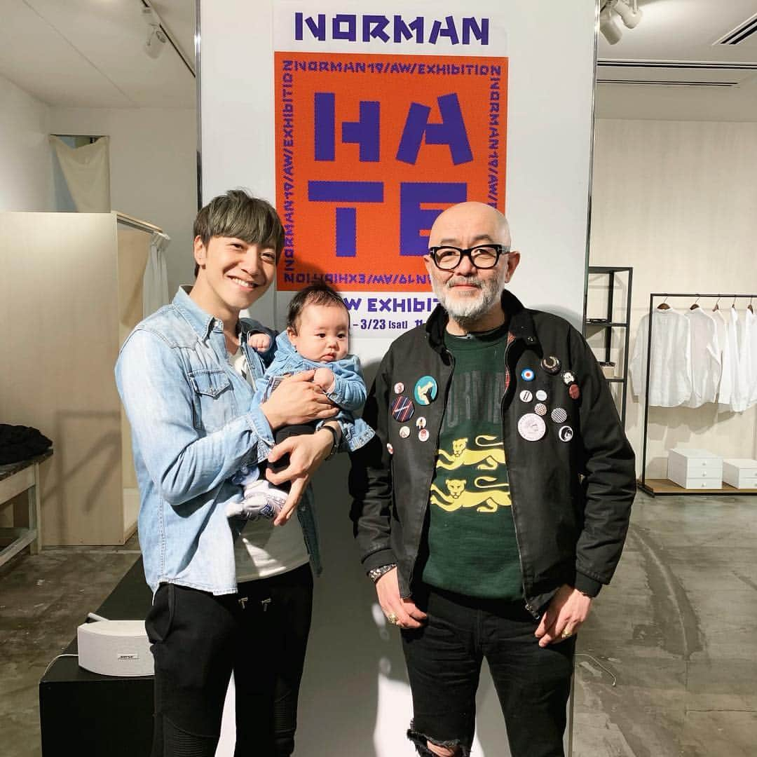 田中隼人さんのインスタグラム写真 - (田中隼人Instagram)「先週だけど子連れで新しいブランド #NORMAN の展示会へ🤗 スーパースタイリスト馬場さんとも写真撮ってもらっちゃった👶」3月29日 14時15分 - tanaka_hayato