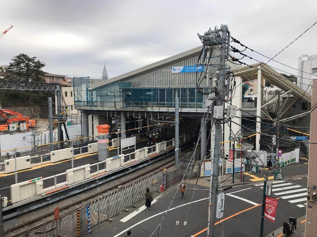 アヤメさんのインスタグラム写真 - (アヤメInstagram)「Getting complete🚧🚞🏗☁️出来上がってきました #代々木八幡駅 #aroundayamestudio #代々木八幡 #開かずの踏切 #工事中 #富ヶ谷 #山手通り #環状6号線」3月29日 14時55分 - ayame_socks