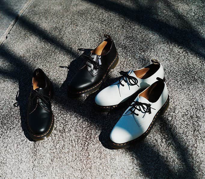 のインスタグラム：「… Dr.Martens × BEAMS “ Slanting Zip 2Way 3Hole “ Release ・ @drmartensofficial ・ #drmartens #beams #raybeams」