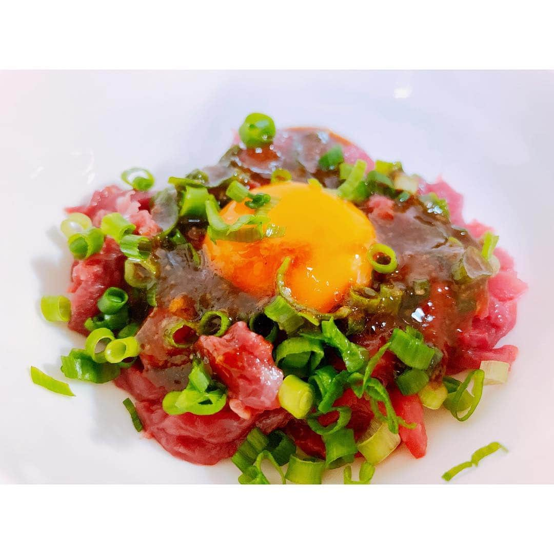 アンジェラ芽衣さんのインスタグラム写真 - (アンジェラ芽衣Instagram)「おうちで馬肉ユッケ﻿ ﻿ #写真 #photo #ご飯 #グルメ #あんじぇグルメ #業務スーパー #馬刺し #うまいぞ #業務スーパーらぶ」3月29日 15時08分 - ange_la00