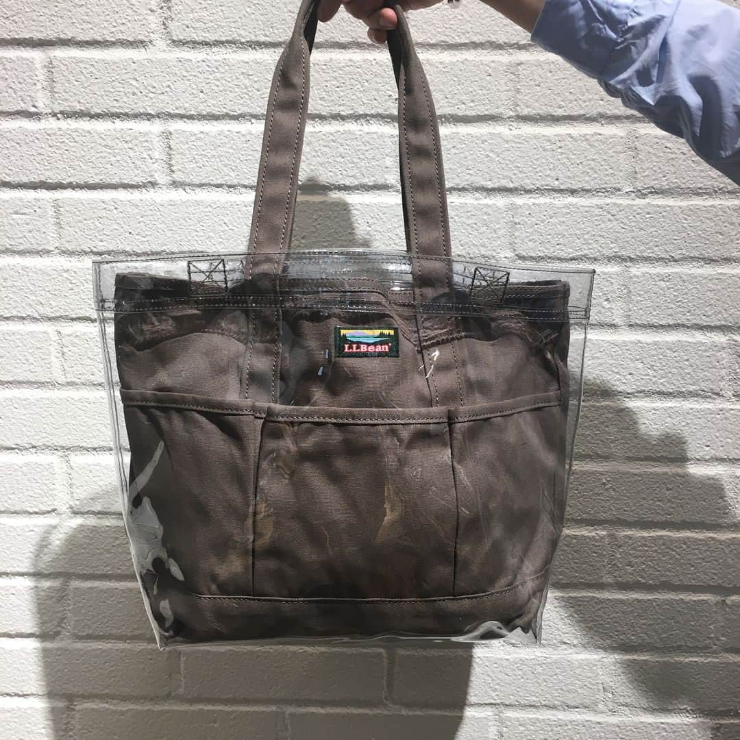 green label relaxing 自由が丘店さんのインスタグラム写真 - (green label relaxing 自由が丘店Instagram)「【Exclusive】 〈L.L.Bean〉 19SS new arrival . PVC MID TOTE BAG . 3632-499-1374 ¥5,900+TAX . 通販も可能でございます。 詳しくは、店舗までお問い合わせくださいませ。 ☎︎03-5731-8531  #unitedarrows  #ユナイテッドアローズ #greenlabelrelaxing #グリーンレーベルリラクシング  #jiyugaoka#自由が丘 #llbean #pvc#pvcbag#newarrival #newarrival#fashion #springitem#springfashion#springstyle #別注」3月29日 15時09分 - glr_jiyugaoka