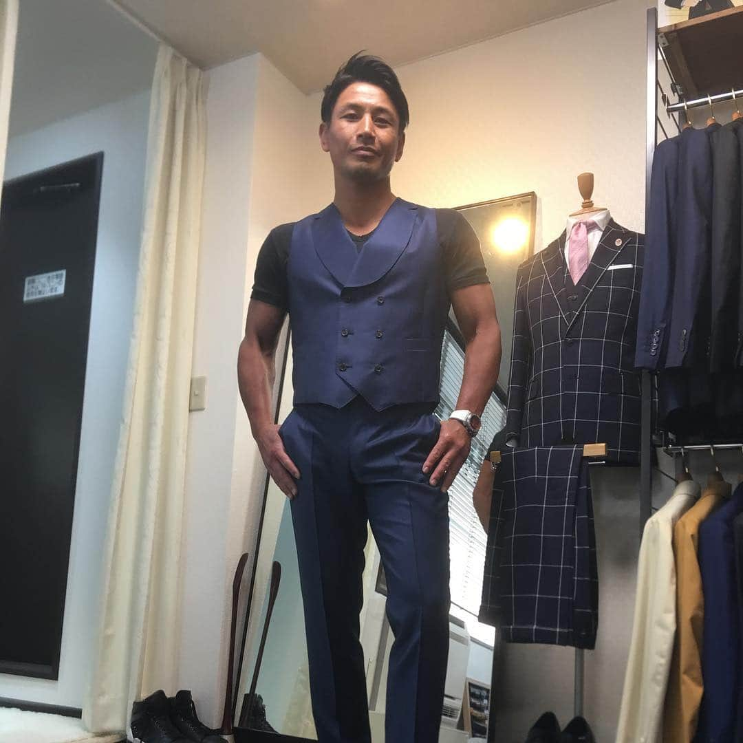 魔裟斗さんのインスタグラム写真 - (魔裟斗Instagram)「今日 スリーピース ダブルベストスーツ 出来上がり！ made by tokyo tailor #魔裟斗  @tokyotailor」3月29日 15時30分 - masato.official