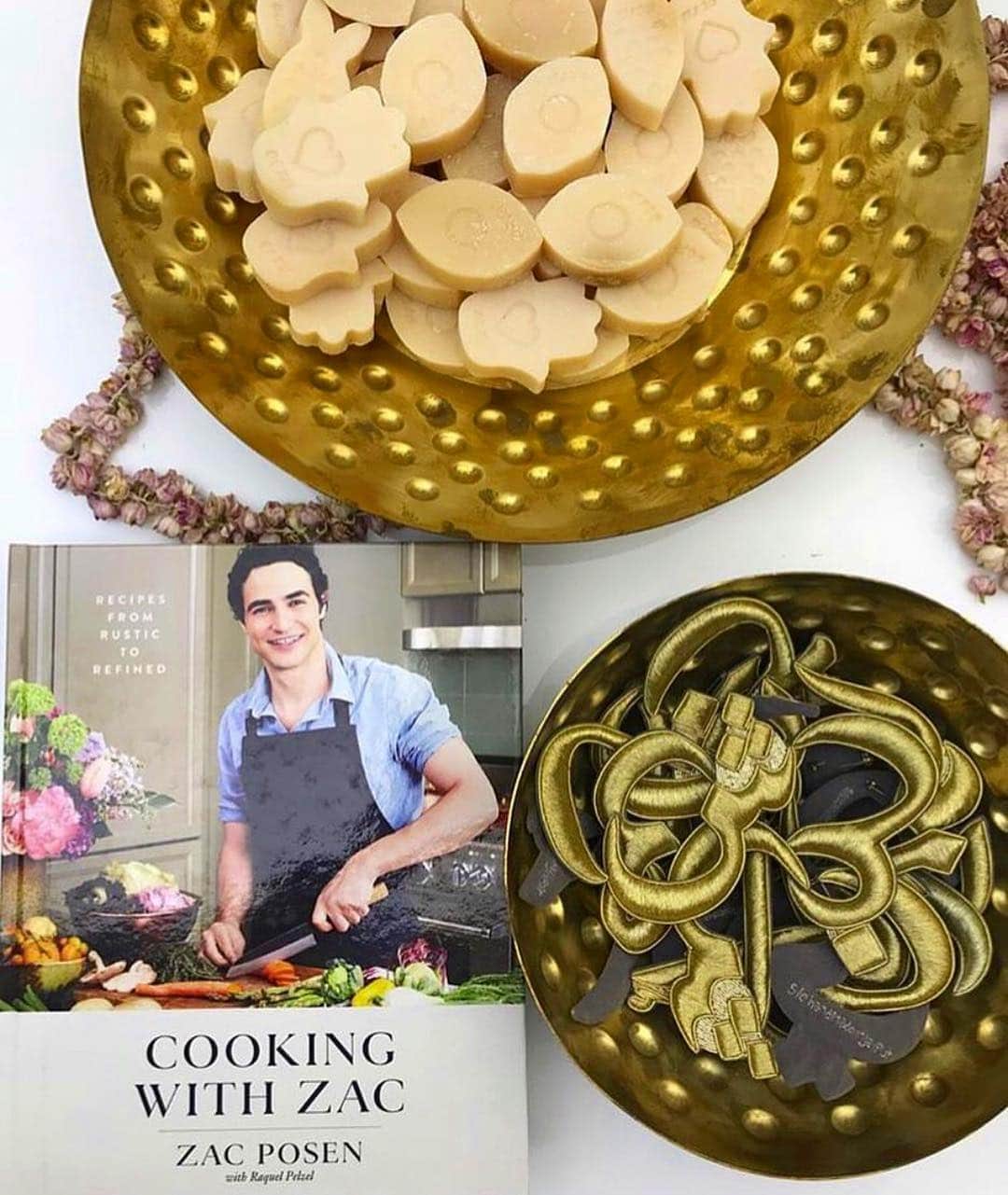 のインスタグラム：「#cookingwithzac around the world!🥰」