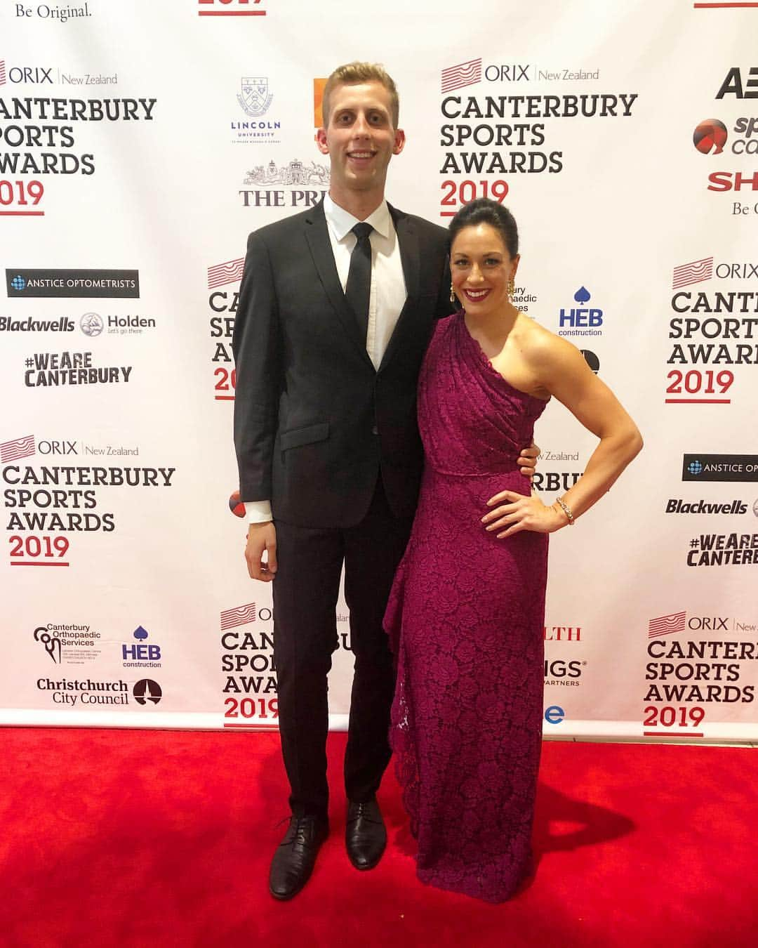 Sophie Pascoeさんのインスタグラム写真 - (Sophie PascoeInstagram)「Not looking as tall for this red carpet moment! 💁🏻‍♀️ #canterburysportsawards #bff」3月29日 15時48分 - sophpascoe1