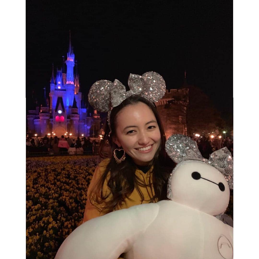 アヤカ・ウィルソンさんのインスタグラム写真 - (アヤカ・ウィルソンInstagram)「. I’m going to miss you guys soooo much😂❤️ @nanguaa @that_one_klutzy_chick . Will always cherish those amazing moments on and off the set. Hope to see you guys soon😘 Oh I definitely have to visit you guys in Hawaii cause I’ve never been there and now I have a reason to go🐠🏝🍸 . Love you from the bottom of my heart and wishing you for the best year that you could ever have😂😂💓💕 . #disney #tokyodisneyland  #memories #love #アヤカウィルソン #ayakawilson #ディズニー」3月29日 15時55分 - ayakawilson_official