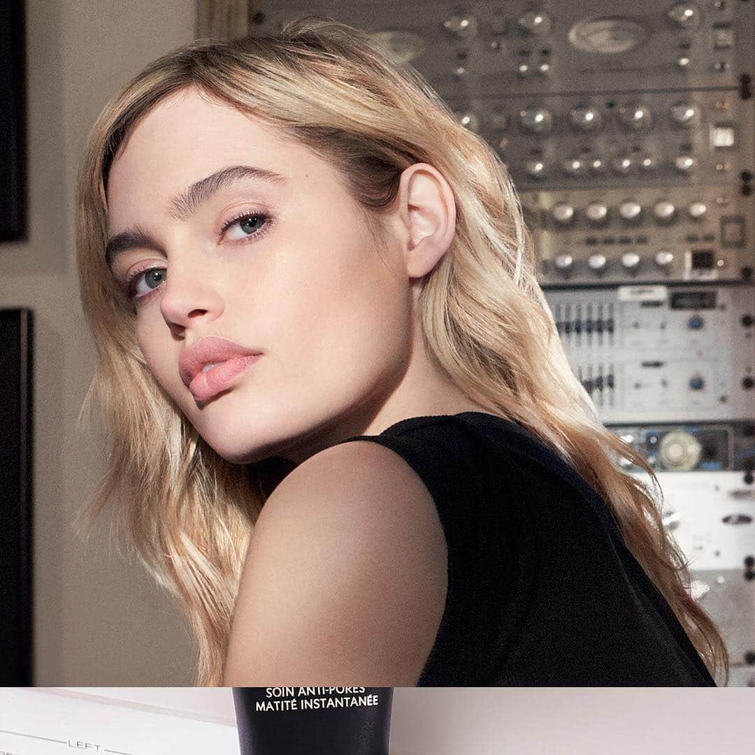 Yves Saint Laurent Beautyさんのインスタグラム写真 - (Yves Saint Laurent BeautyInstagram)「Staz knows how to tame the shine.  Don’t forget, it’s top secret 😉 @yostazyo  TOP SECRETS INSTANT MATTE PORE REFINER  #yslbeauty #secretsessions」3月29日 16時06分 - yslbeauty