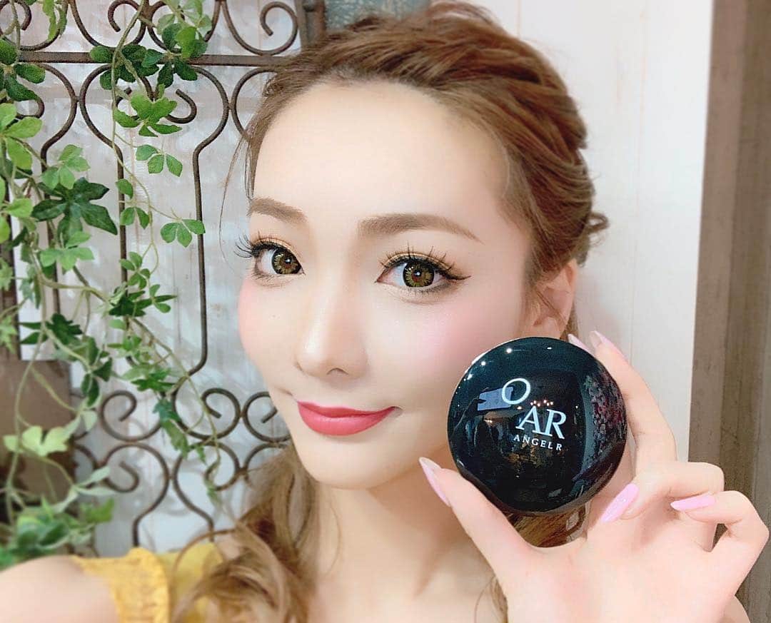 LISA minemuraさんのインスタグラム写真 - (LISA minemuraInstagram)「🌹 光るコンパクトミラーが @angelr_dress のノベルティ🤩💓 暗い場所ではライトをつけてメイク確認が出来る💕💕💕 電池じゃなくて充電式でありがたい😘💋 🌹#AngelR #エンジェルアール #キラキラ #ビジュー  #셀스타그램 #얼스타그램 #카메라 #촬영 #ヘアカラー  #ヘアスタイル #アッシュベージュ  #ベージュブラウン #エクステ #カラコン  #メイク #ドレス #キャバドレス #ナイトドレス #キャバ嬢 #キャバクラ  #長野 #長野市 #権堂 #ドレスショップ #りーみ #長野モデル #長野市モデル #長野県モデル」3月29日 16時38分 - lisa.minemura