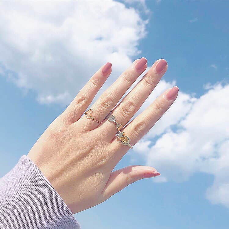 Maiさんのインスタグラム写真 - (MaiInstagram)「・ オススメの指輪教えて下さい！とDM頂いてましが、しょっちゅう付けてるのは @lips.youth.accessory の指輪です☺️✨ #ring #指輪 #accessory」3月29日 22時15分 - maimaimai1016