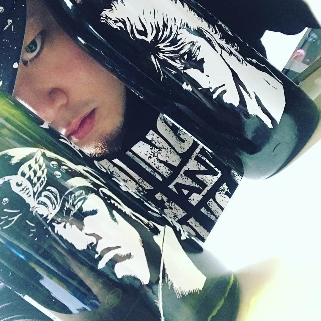 のインスタグラム：「光武酒造場と北斗の拳がコラボした芋焼酎を出会いがあって頂きました❗️ 私が芋好きだから嬉しい、北斗の拳も好きだから嬉しい❗️ #世紀末救世酒伝説 #光武酒造場 #北斗の拳 #芋焼酎」
