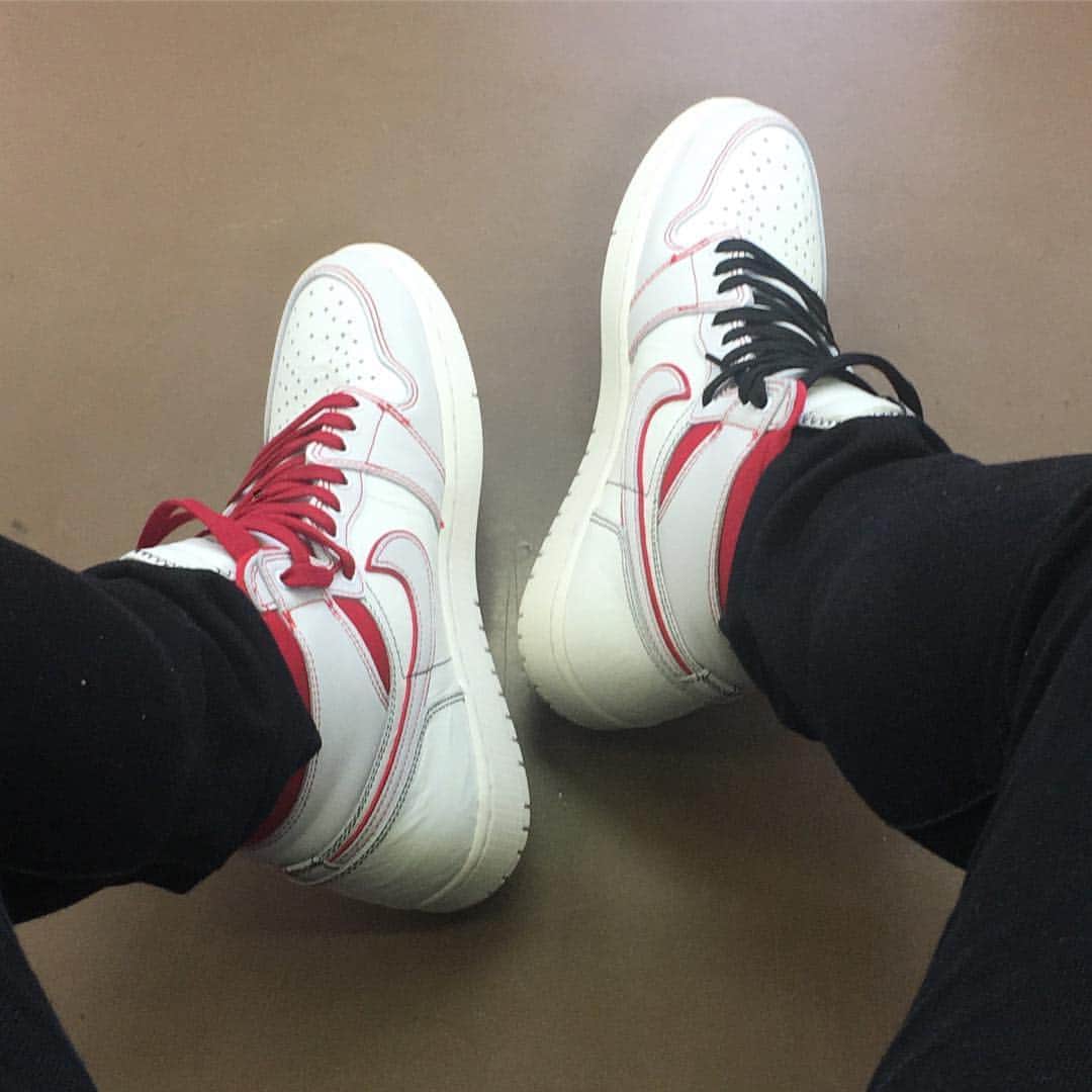 のインスタグラム：「今日のくっく おぬー 『NIKE AIR JODAN 1 SAIL/UNIVERSITY RED』 なかなかいい . #nike #airjordan1 #airjordan1sailuniversityred」