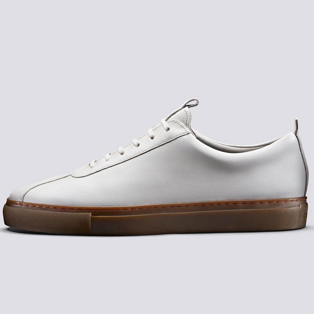 のインスタグラム：「New for Summer. Sneaker 1 with a gum sole.⁣⠀ ⁣⠀ -⁣⠀ ⁣⠀ ⁣⠀ #grenson #menswear #grensonshoes #grensonbrogues #mensfashion #mensstyle #thegoodshoe #grensonshoes #menswear #sneaker1 #grensonsneakers #sneakers  #broguesneaker ⁣⠀」