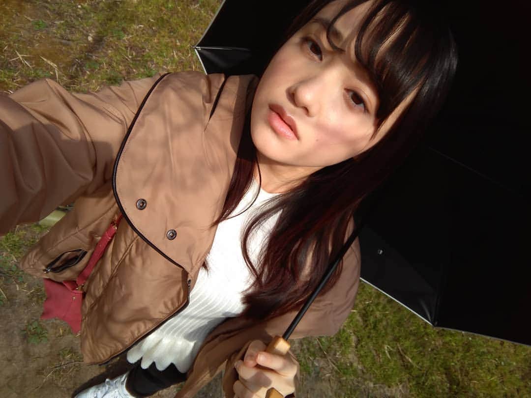 相川結さんのインスタグラム写真 - (相川結Instagram)「日傘デビューしました。太陽が差し込んで目が死んでます。（太陽に弱いです涙）肌荒れませんように！！！！！！(｡ŏ﹏ŏ) #自撮り #春の訪れ #太陽怖い #相川結 #モデル #フリーランス #フリーモデル #女優 #関西」3月29日 17時19分 - yu__nyan16
