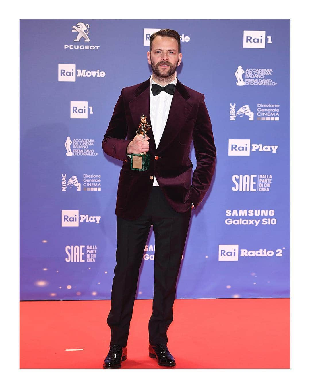 グッチさんのインスタグラム写真 - (グッチInstagram)「Congratulations to @alessandro.borghi for winning the 64th David Di Donatello Awards for Best Actor for ‘Sulla mia pelle’. Also attending the event, Carolina Crescentini (@carolcrasher) and Francesco Motta (@mottasonoio) both in #GucciSS19 by @alessandro_michele. #AlessandroMichele #David64 @premidavid」3月29日 17時19分 - gucci