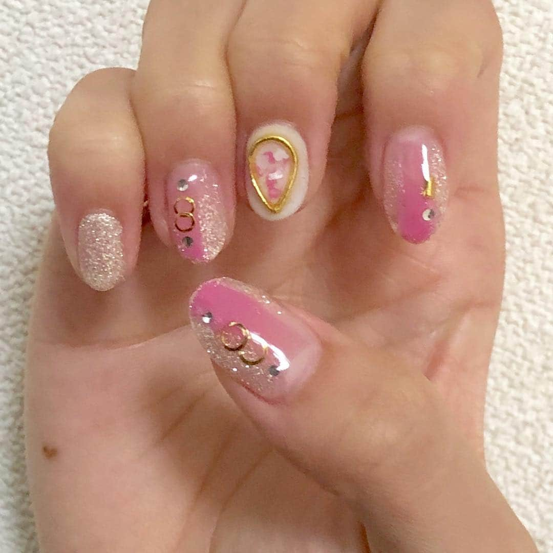 えっちゃんさんのインスタグラム写真 - (えっちゃんInstagram)「#new #NEWNAIL #ネイル #春ネイル #春 #ニュアンスネイル #ラメネイル #4月ネイル #ネイルデザイン #ネイルアート #春カラー」3月29日 17時22分 - ecchan_bom2