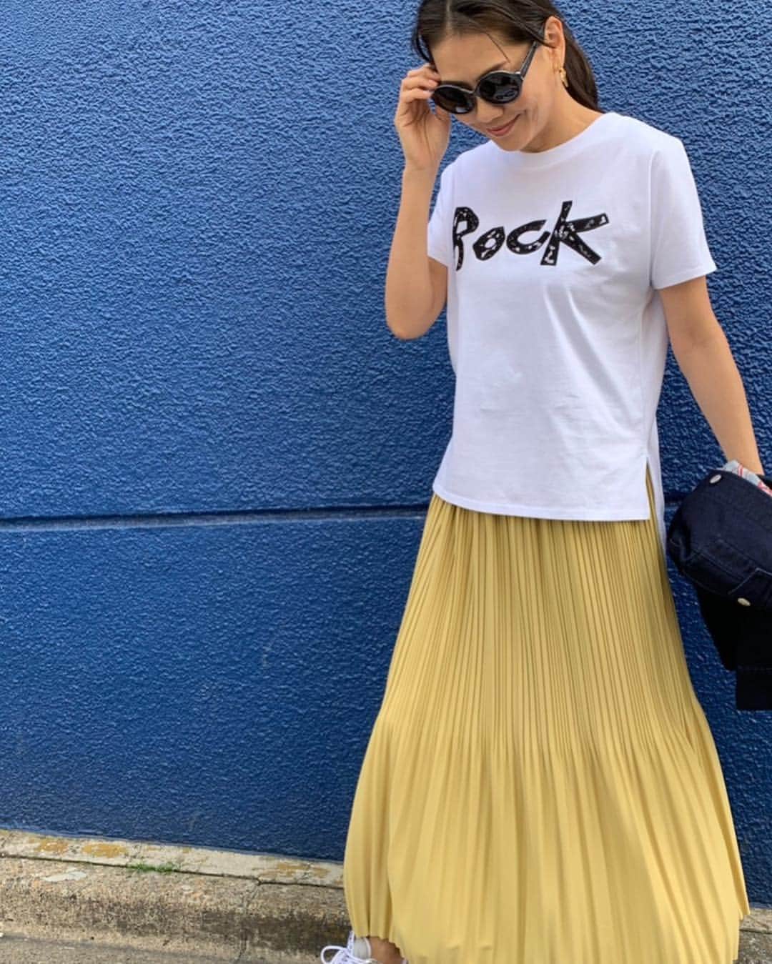 前田典子さんのインスタグラム写真 - (前田典子Instagram)「３月３０日 10時から #REJOOVE #QVC 新作のオンエアです💕 #ドット柄ブラウス #手編みキャスケット  #ROCKレースTと#プリーツスカートは 4月予定。  @rejoove.naigai」3月29日 17時31分 - maenorichang