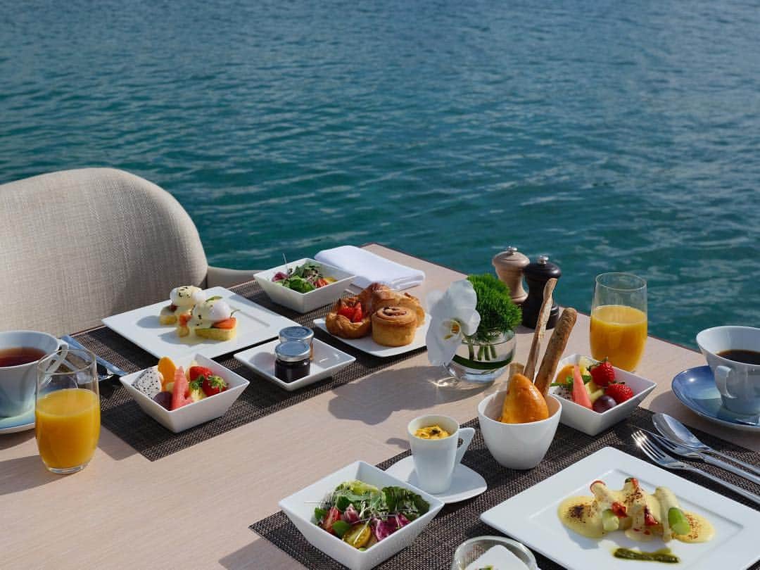 ANA.IC.MANZA.BEACH.RESORTさんのインスタグラム写真 - (ANA.IC.MANZA.BEACH.RESORTInstagram)「. 🇯🇵 サンゴ礁の美しい海に囲まれた ANA InterContinental Manza Beach Resortでフレッシュな朝食をお楽しみください。 . 🇬🇧 Start your day with freshly cooked breakfast accompanied by the breathtaking view at #ICManza. . . . #anaインターコンチネンタル万座ビーチリゾート #ana万座ビーチリゾート #インターコンチネンタル万座ビーチリゾート #万座ビーチ #沖縄 #恩納村 #週末トリップ #夏休み #intercontinentallife #anaintercontinentalmanzabeachresort #anamanzabeachresort #manzabeachresort #intercontinentalmanzabeachresort #intercontinentalmanzabeach #manzabeachhotel #okinawa #manzabeach #japanbeach #okinawajapan #okinawatrip #okinawa_love #okinawabeach #visitokinawa」3月29日 17時44分 - ana.ic.manza.beach.resort