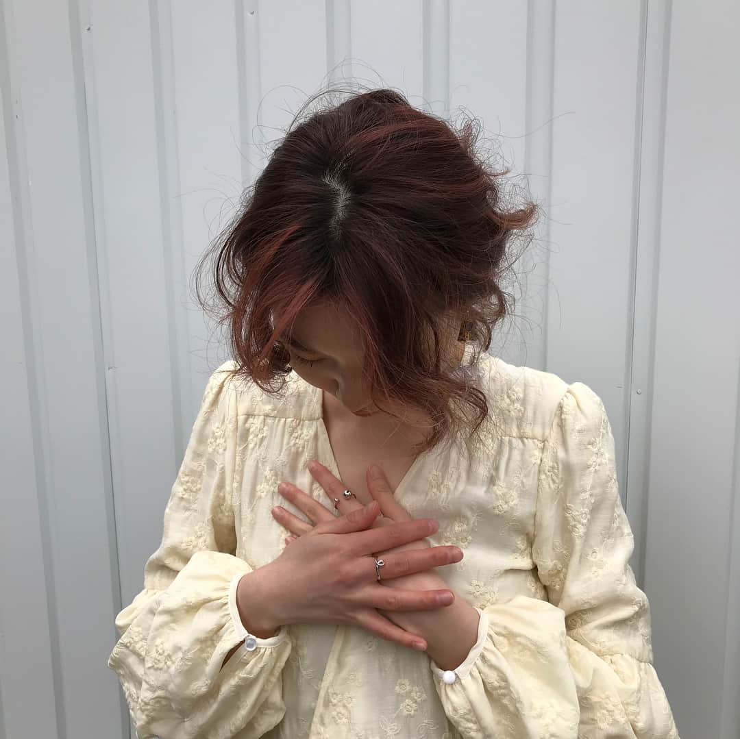 タピエスタイルさんのインスタグラム写真 - (タピエスタイルInstagram)「開催中！ 2019年3月25日（月）〜3月31日（日）﻿函館蔦屋書店1F期間限定ショップ 出展ブランドから『think of me』 の作品をご紹介致します。 ーーー﻿ Kawaii et cetera in HAKODATE﻿ 日程：2019年3月25日（月）〜3月31日（日）﻿ 場所：北海道 函館蔦屋書店 1F ﻿ 中央吹き抜けマルシェ﻿ アクセス http://www.hakodate-t.com/location/﻿ 営業時間：﻿ 3/25（月）〜28（木）...10:00-19:30﻿ 3/29（金）〜30（土）...10:00-20:00﻿ 3/31（日）...10:00〜19:30  #タピエスタイル #tapiestyle #ハンドメイドアクセサリー #handmadeaccessory  #函館蔦屋書店 #函館 #北海道 #蔦屋書店 #1000种手工配件 #手工配件  #thinkofme」3月29日 17時50分 - tapiestyle