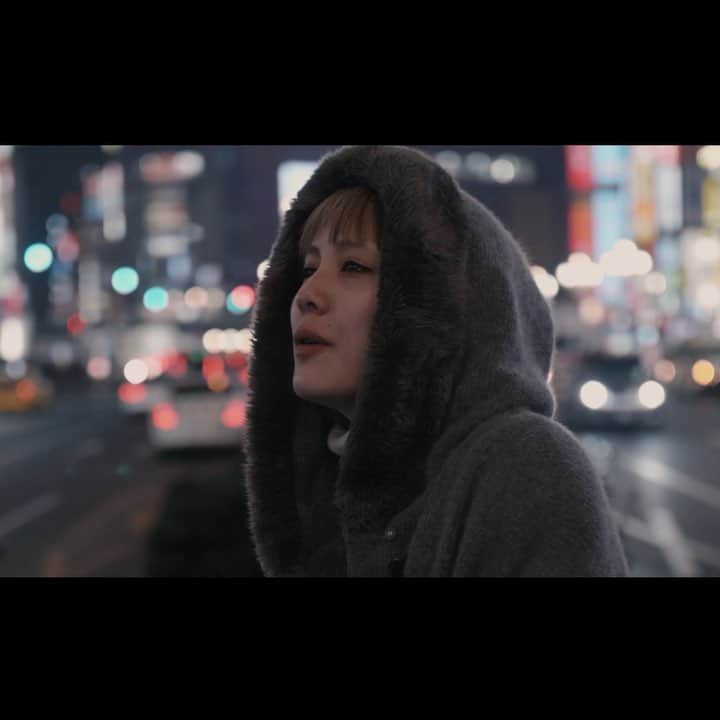 のインスタグラム：「【A SHOT #02 : UCARY & THE VALENTINE 「You’ve Got Me Wrapped Around Your Little Finger」】 パフォーマンス映像を"1曲 / 1ショット"で描くシリーズ「A SHOT」📹 第二弾は、シンガーソングライター・UCARY & THE VALENTINEによるBeth Rowley「You’ve Got Me Wrapped Around Your Little Finger」のカバーをお届け🎙 . . Full verの視聴はプロフィールのURLをチェック☝︎ @lutemedia #ASHOT #lute #lutemedia #UCARYANDTHEVALENTINE @ucary_valentine」
