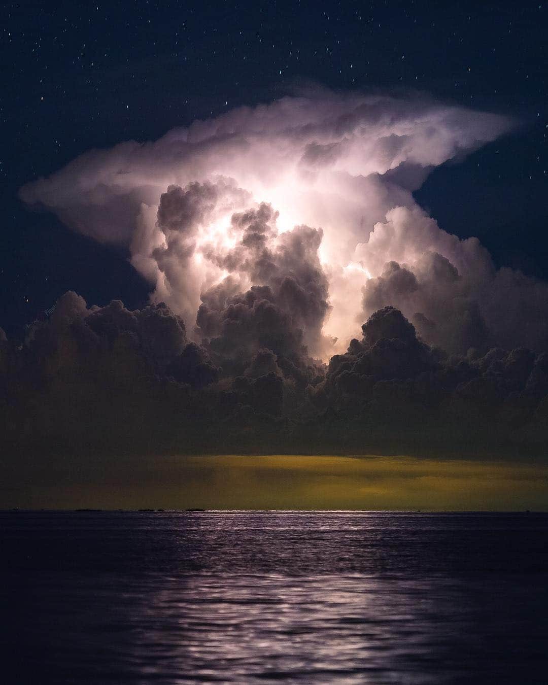 Canon Photographyさんのインスタグラム写真 - (Canon PhotographyInstagram)「An amazing slide of the intense thunderstorm activity around Lake Maracaibo in Venezuela! The area is know to be the most lightning active on earth with lightning occurring almost every day of the year! Which is your favourite?  All photos by @jonaspiontek! Make sure to check him out, he’s just about to surpass 100k followers!」3月29日 18時07分 - cpcollectives
