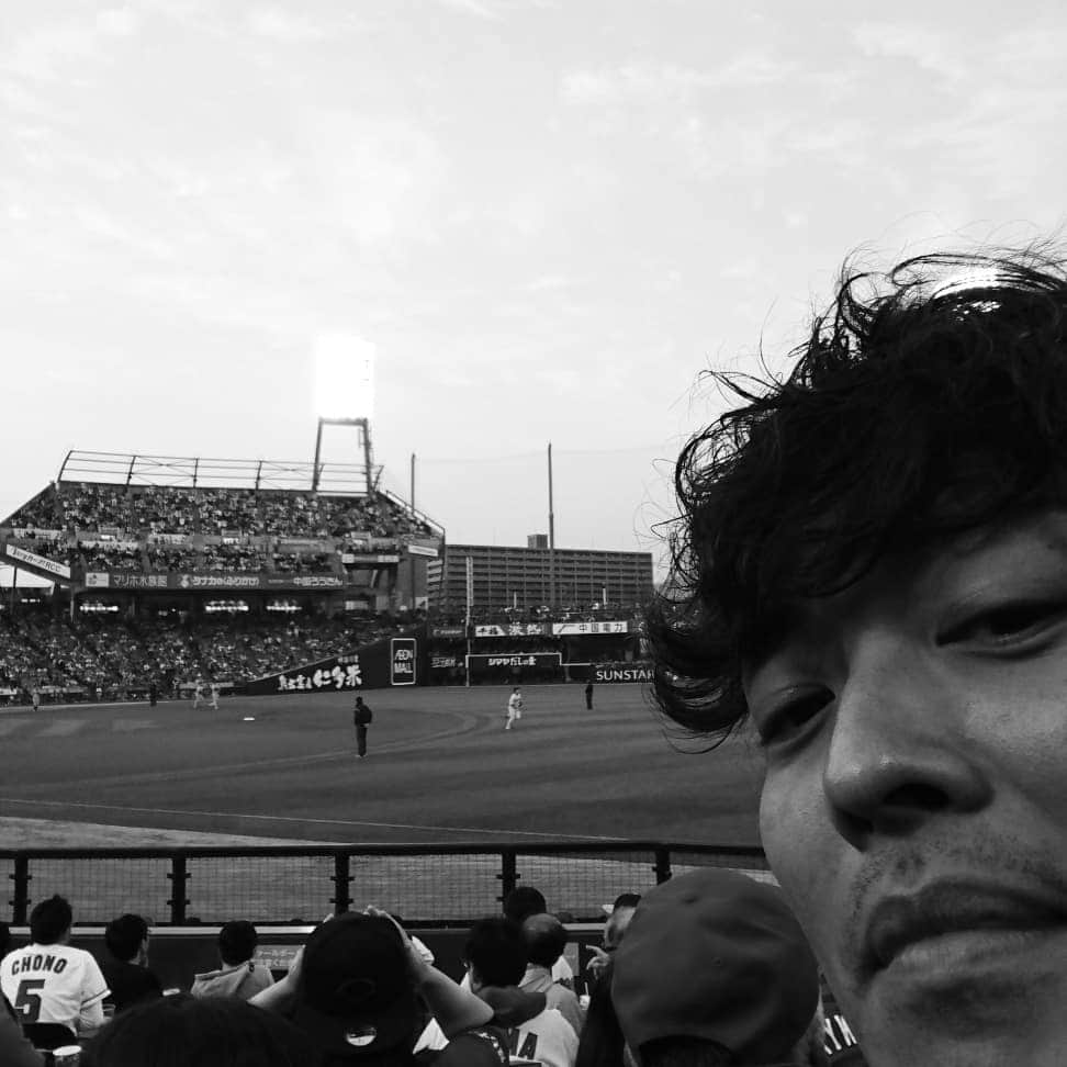 中村昌也さんのインスタグラム写真 - (中村昌也Instagram)「プロ野球開幕～‼️ 広島へ。。。 頑張れ～巨人❗  #開幕 #菅野 #ジャイアンツ」3月29日 18時16分 - masaya_nakamura_official