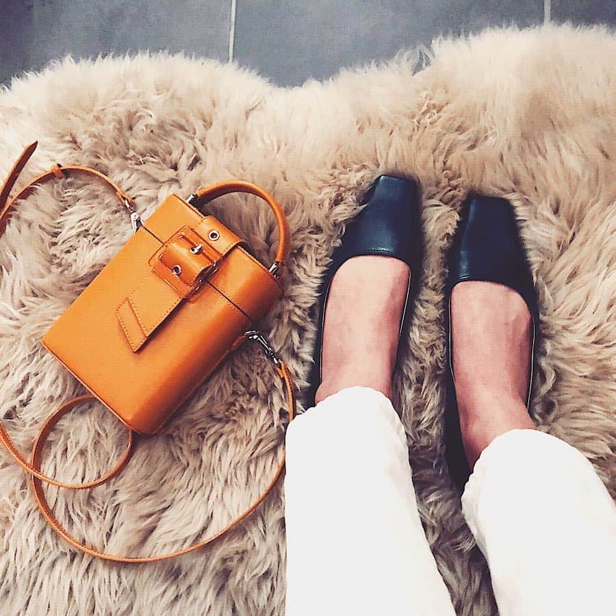 RisaWisteriaのインスタグラム：「Ready for spring.  色も形もお気に入り💕 バッグもお靴も @charleskeith_jp だよ✨  #charleskieth_jp #shoes #bag #fashion #チャールズアンドキース」