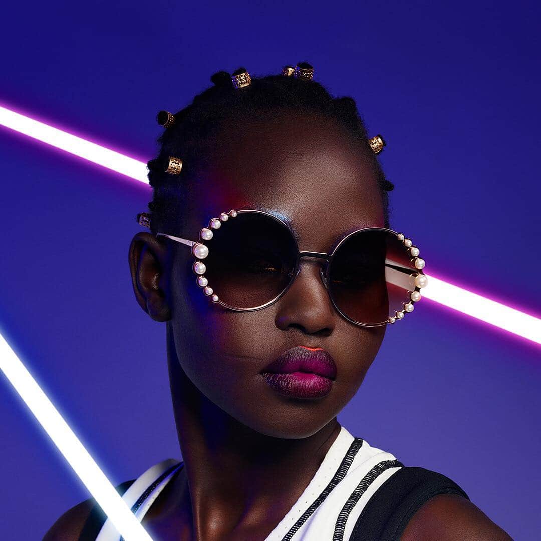 セルフリッジズさんのインスタグラム写真 - (セルフリッジズInstagram)「The world's greatest eyewear brands as directed by PAT McGRATH LABS | @patmcgrathreal . . . Sunglasses by @Rayban, @Fendi and @Prada #PatMcGrath #MakeupByPatMcGrath #PatTakesLondon #SelfridgesLondon #PMGLabLove #RayBan #Fendi #Prada #SelfridgesBeauty」3月29日 18時10分 - theofficialselfridges