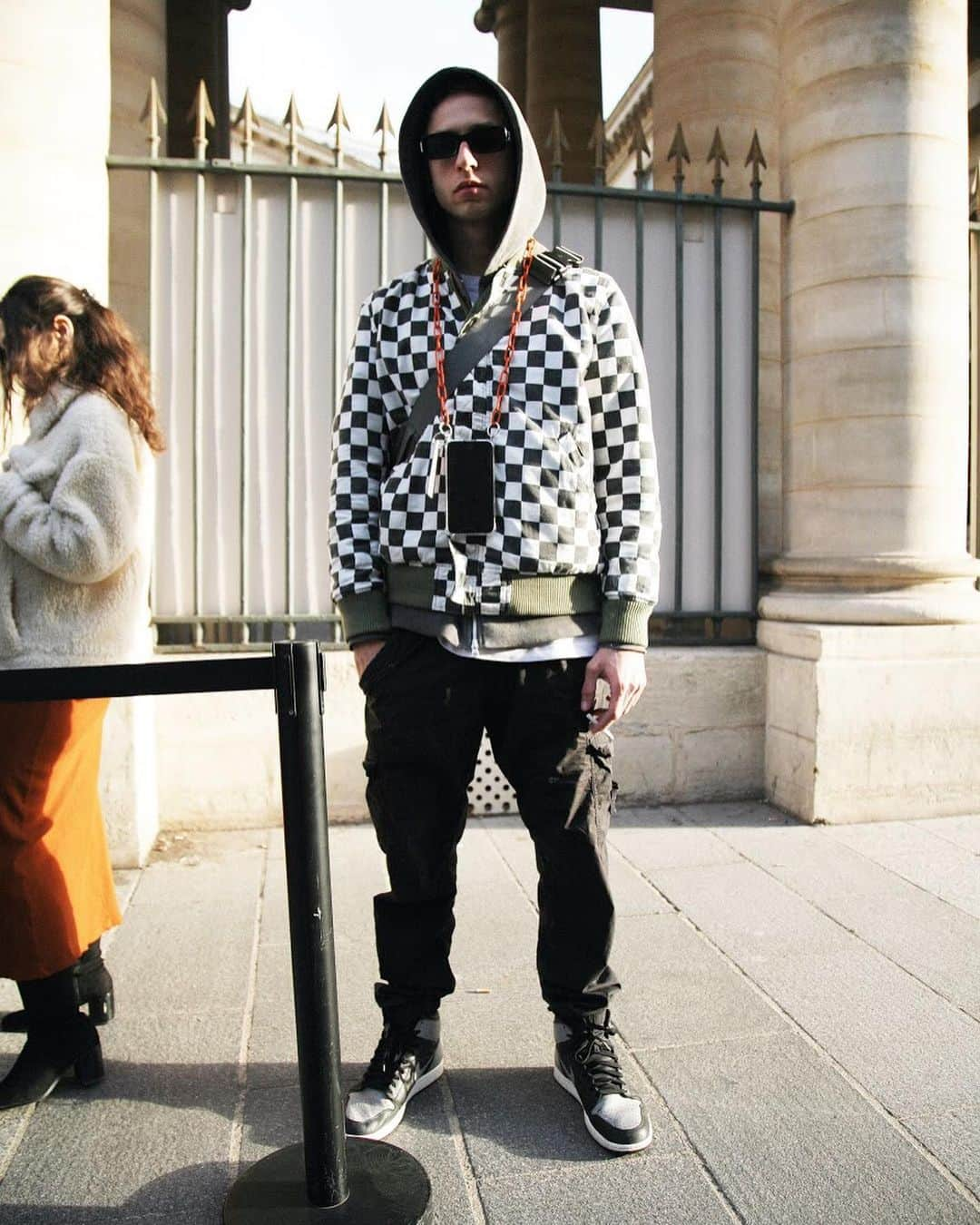 Droptokyoさんのインスタグラム写真 - (DroptokyoInstagram)「PARIS STREET STYLE #🇫🇷@drop_paris #streetstyle#droptokyo#paris#france#streetscene#streetfashion#streetwear#streetculture#fashion#parisfashionweek#パリ#parisstreetstyle#parisfashion#pfw#rapper#ストリートファッション#pfw19 Photography: @keimons @kyoheihattori」3月29日 18時20分 - drop_tokyo