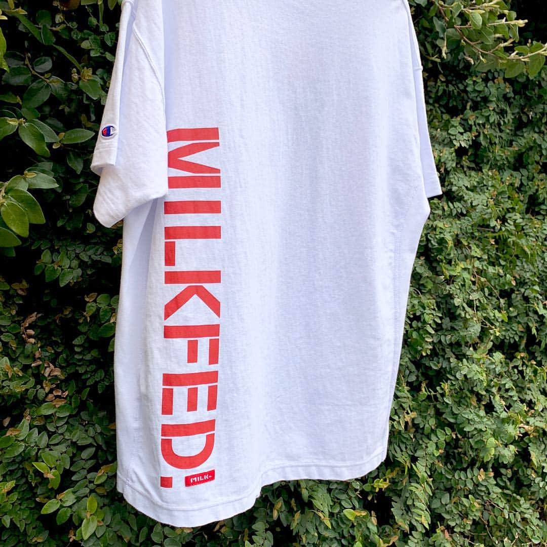 MILKFED.さんのインスタグラム写真 - (MILKFED.Instagram)「… … 毎年大人気の Championとのコラボアイテムが 本日発売！ バックに入ったロゴが印象的！ … MILKFED. X CHAMPION BACK LOGO TEE ¥6500＋TAX … お近くの店舗 オンラインストアにて ぜひチェックしてくださいね♡♡ … #milkfed #milkfedjp  #champion #tshirt」3月29日 18時23分 - milkfedjp