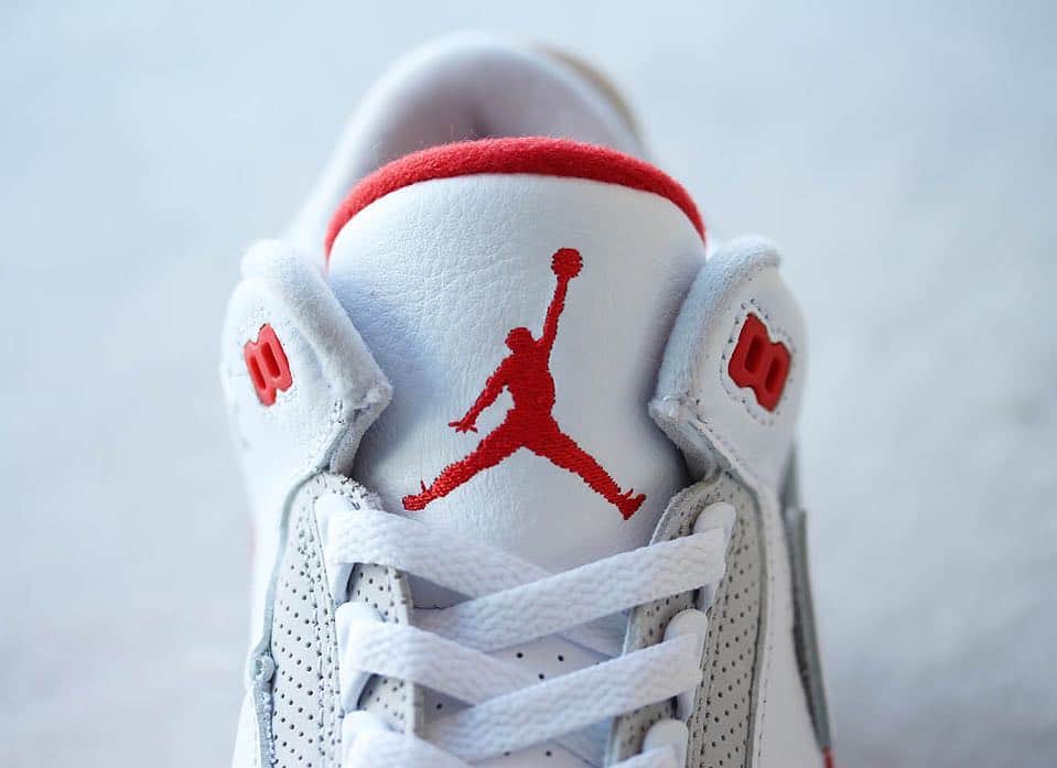 A+Sさんのインスタグラム写真 - (A+SInstagram)「2019 .3 .30 (sat) in store NIKE AIR JORDAN 3 RETRO TH SP COLOR : WHITE×UNIVERSITY RED SIZE : 25.0cm - 28.0cm PRICE : ¥24,500 (+TAX) ・ #a_and_s #NIKE #NIKEAIRJORDAN #NIKEAIRJORDAN3 #NIKEAIRJORDAN3RETRO #NIKEAIRJORDAN3RETROTHSP #TINKERHATFIELD」3月29日 18時25分 - a_and_s_official
