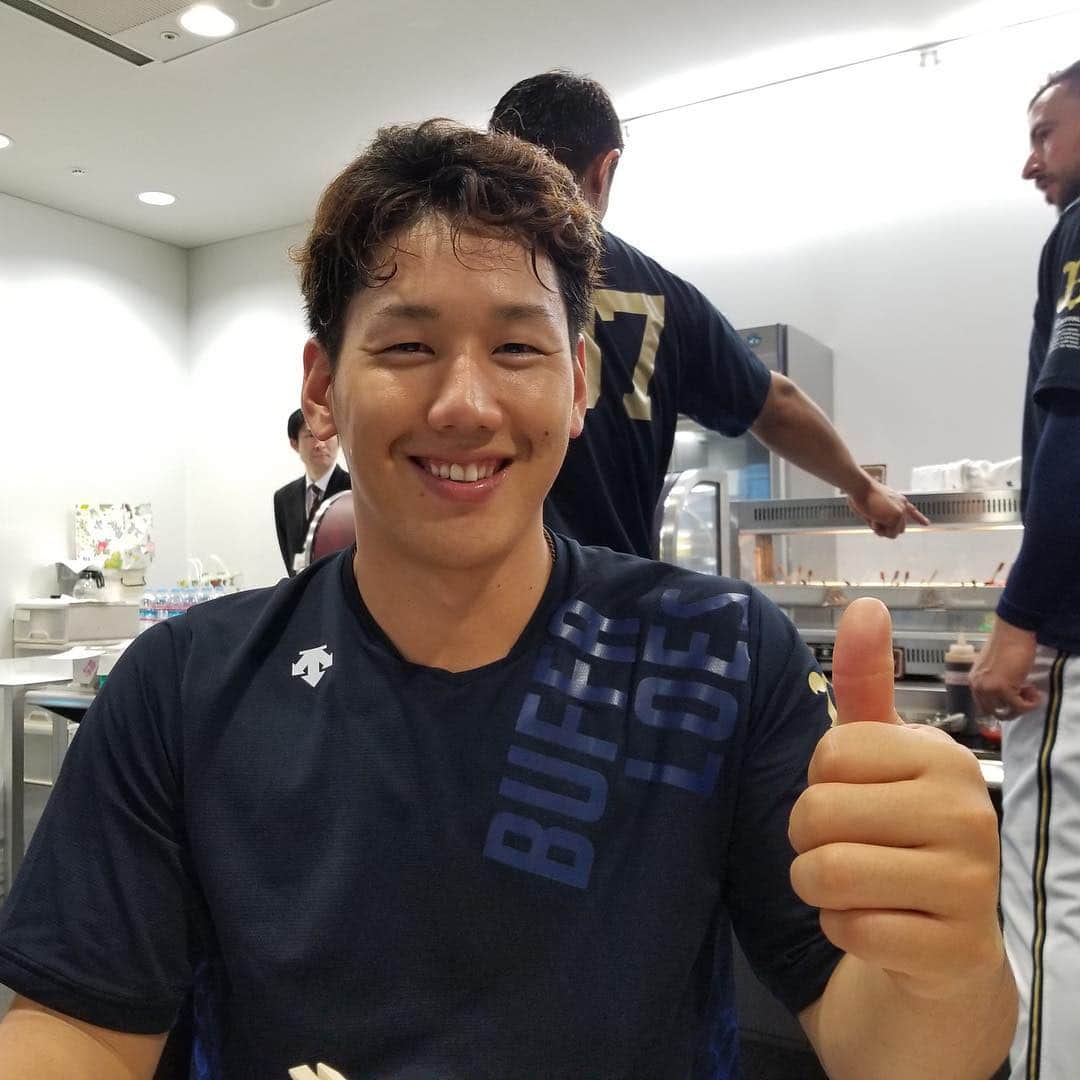 オリックス・バファローズさんのインスタグラム写真 - (オリックス・バファローズInstagram)「#福田周平 #若月健矢 #吉田正尚 #頓宮裕真 #エネルギー補給 #まもなくプレイボール #BeAggressive #超攻撃型 #Bs2019 #buffaloes #baseball #ORIX #プロ野球」3月29日 18時34分 - orix_buffaloes