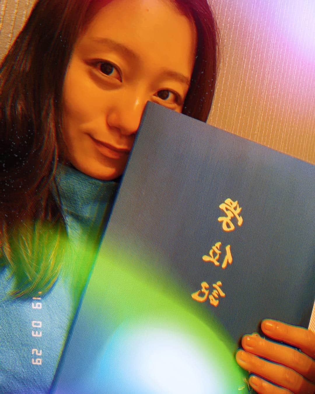 工藤綾乃のインスタグラム：「私工藤綾乃大学卒業致しました㊗️ 卒業式はお仕事で出られなかったんだけど無事！ 今日大学に卒業証書取りに行ってきました👍 この4年間沢山のことを経験したくさんの大切な仲間に会えました。大学の先生、友達に出会えなければ今の自分はいないなと心から思います。大学出てよかったなーーー！！無事卒業出来てよかったな！かけがえのない時間をありがとう！！！！ これからは大学で学んだものを生かしつつ女優としてこれから工藤綾乃走り続けます！！ 見守っててね💯#卒業」