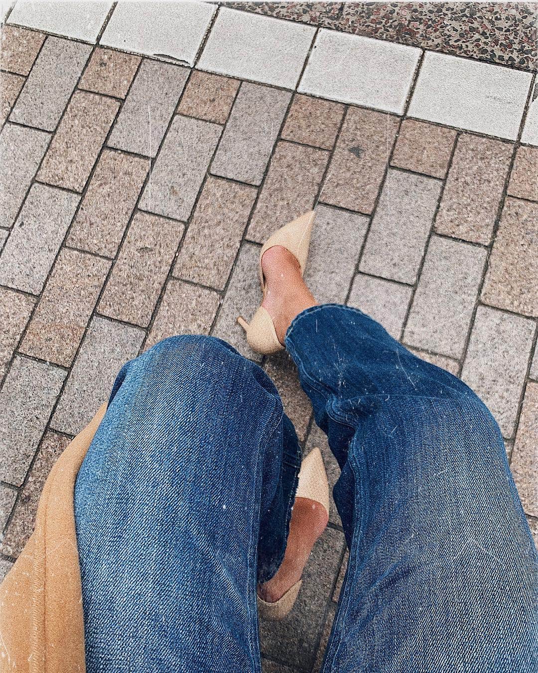 Airi Shibuyaのインスタグラム：「まだまだ夜は冷えるね😫🍃 . . 春用にベージュのパンプスをget👠 たくさん履こう😗😗❤︎ . #spring#ootd#denim#デニムコーデ#パンプス」