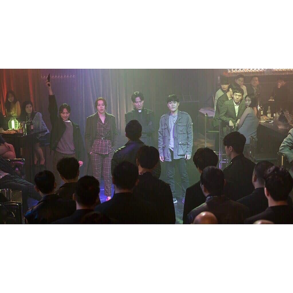 C-JeS エンタテイメントさんのインスタグラム写真 - (C-JeS エンタテイメントInstagram)「부정부패의 중심😈 라이징문 잡으러 #열벤저스 등장🤘 . 오늘도 #열혈사제 #김남길 폭풍활약 예정🙌 . #KimNamgil #キムナムギル #金南佶 #sbs #TheFieryPriest #热血司祭 #김성균 #씨제스타그램 #cjestagram」3月29日 18時31分 - cjes.tagram