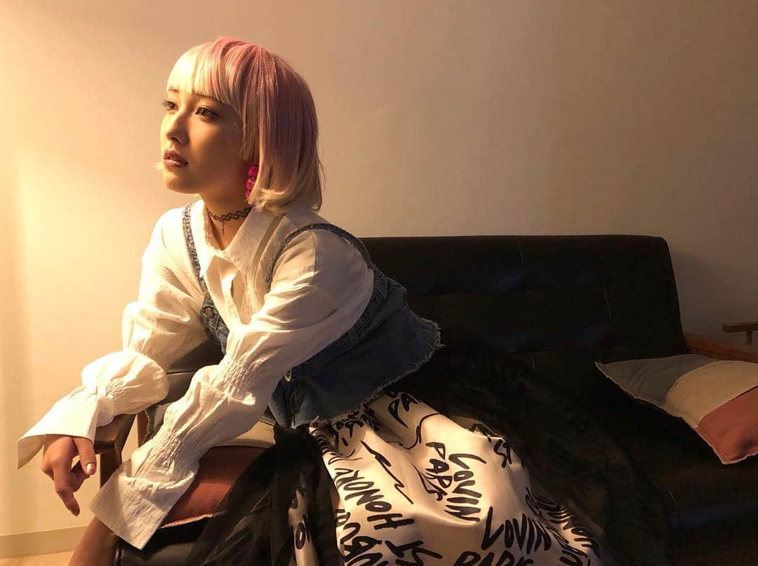 amiさんのインスタグラム写真 - (amiInstagram)「変身🥛🍓 #makeup #hair #haircolor #change #jdeez #ami #メイク #ヘアアレンジ #ジェイディーズ」3月29日 18時57分 - amidesudoumo